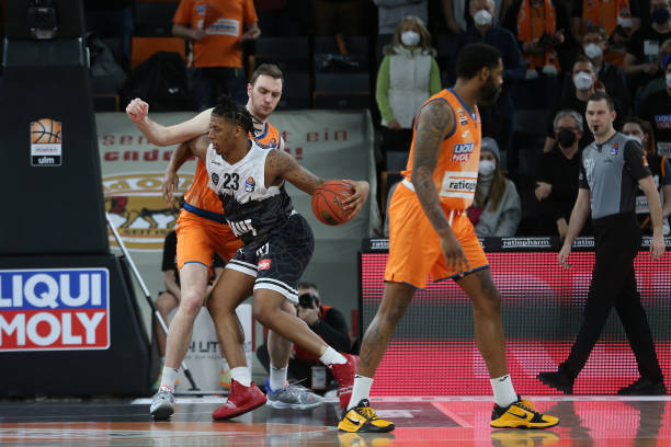 以对阵塞尔 以对阵塞尔